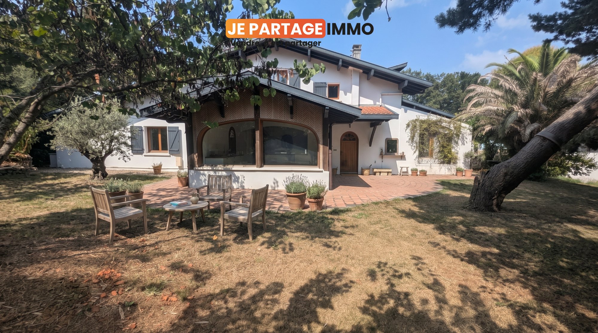 Maison 10 pièces 240m2 avec jardin 2500m2 piscinable